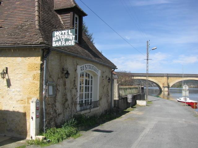Готель Le Barrage Mauzac-et-Grand-Castang Екстер'єр фото