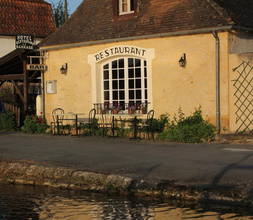 Готель Le Barrage Mauzac-et-Grand-Castang Екстер'єр фото